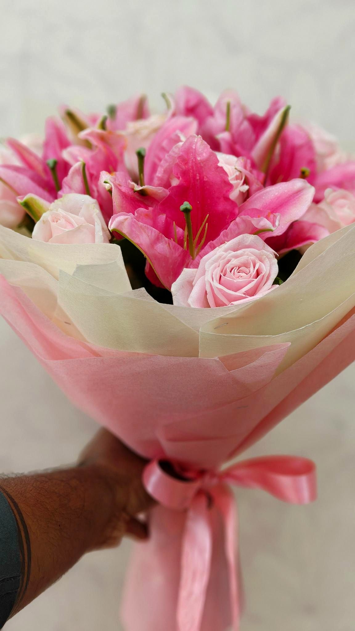 Lily and roses mix bouquet