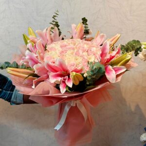 Lily and roses mix bouquet
