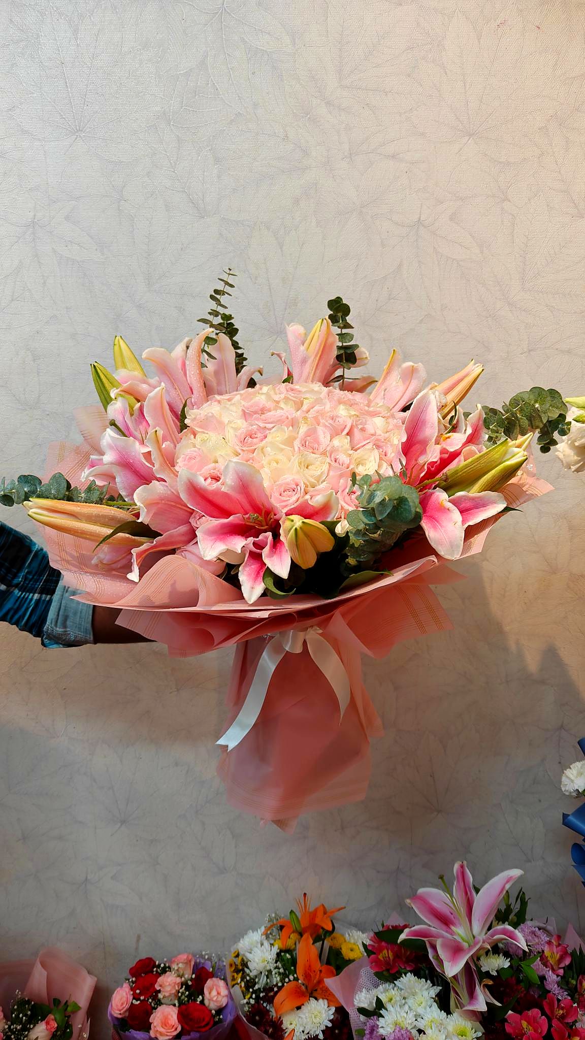 Lily and roses mix bouquet